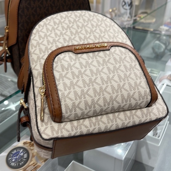 Michael Kors Ladies Backpack Bag Jaycee XS Conv Zip Backpack Vanilla - Picture 7 of 16